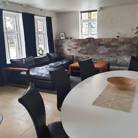 Remarkable 2-bed Ap Next To Central Station Daire